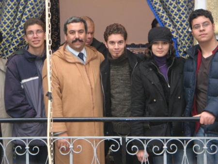 AZZADIN MIDOUN LE PRESIDENT DE LASSOCIATION EL MOUAHIDIA 2006 AVEC LES VISITEUR DU COLLOQUE